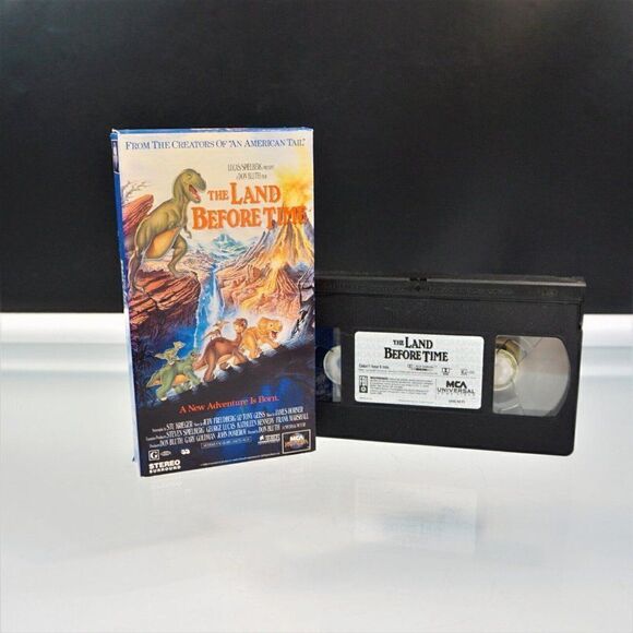 The Land Before Time VHS Video Tape MCA Universal 1988 Dinosaurs Movie - Picture 2 of 5